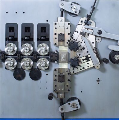 XD -250 Twee Ascnc de Lente die Machine met Hoge snelheid en Precisie rolt